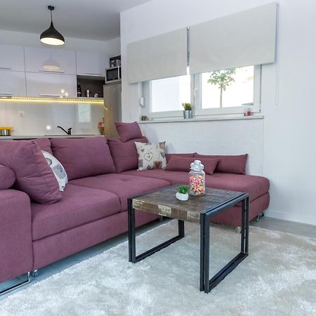 Apartments Tomana Новаля Екстер'єр фото