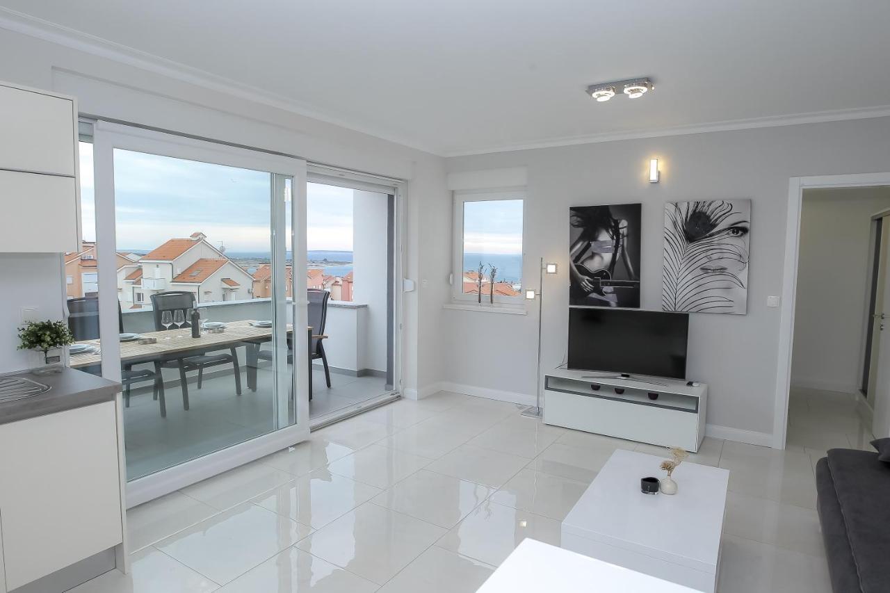 Apartments Tomana Новаля Екстер'єр фото