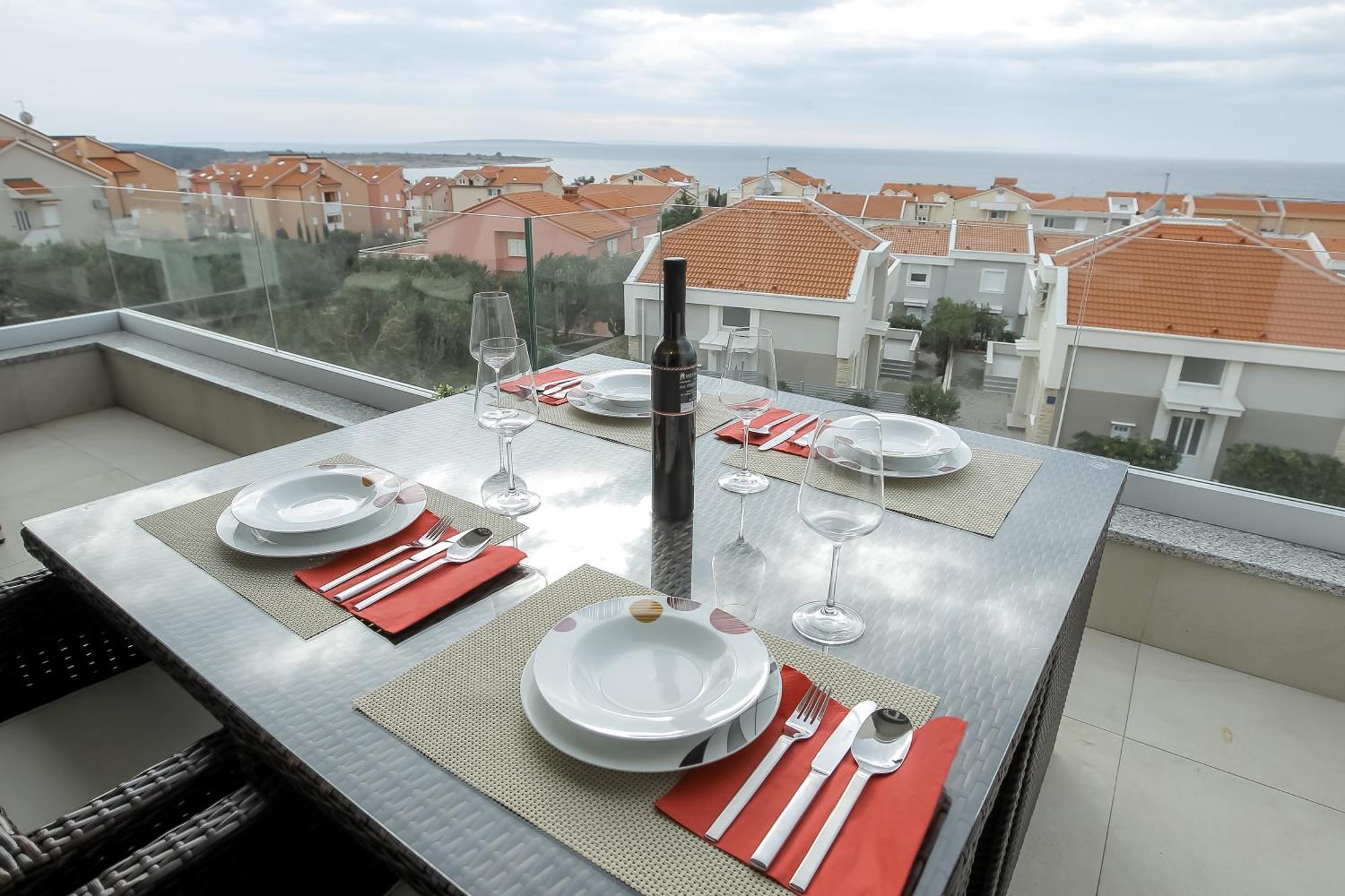 Apartments Tomana Новаля Екстер'єр фото